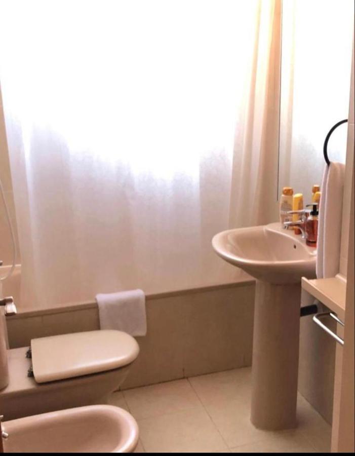 Suites Madrid Belfast 13 Ifema Airport Eksteriør billede